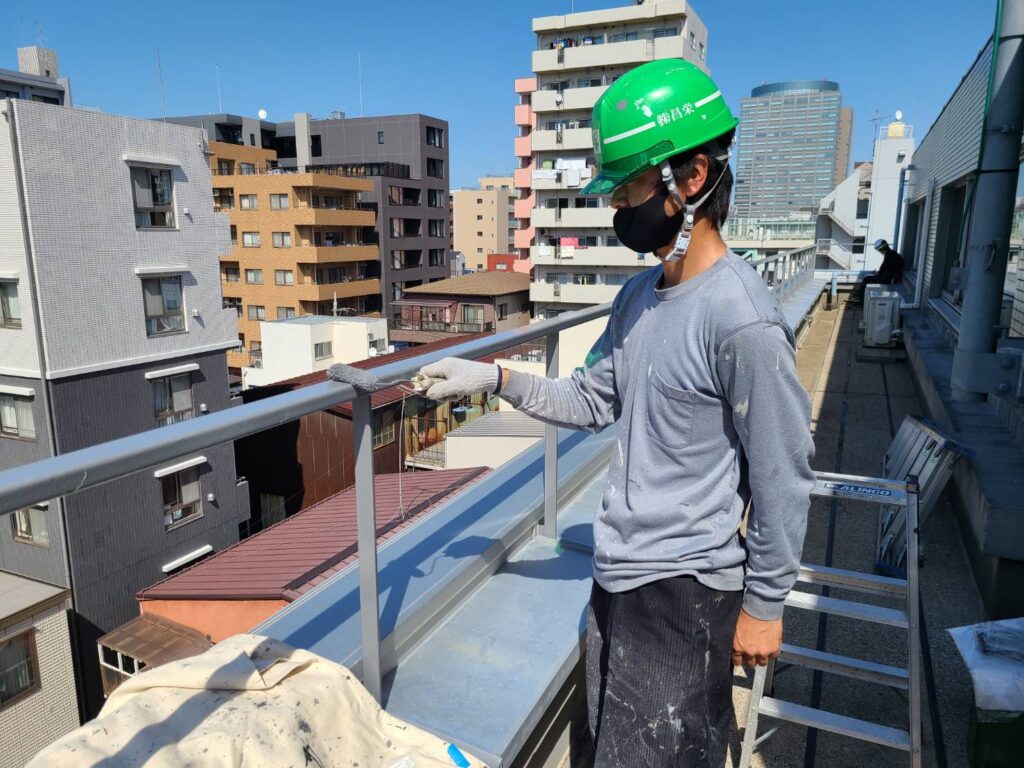外壁塗装施工中