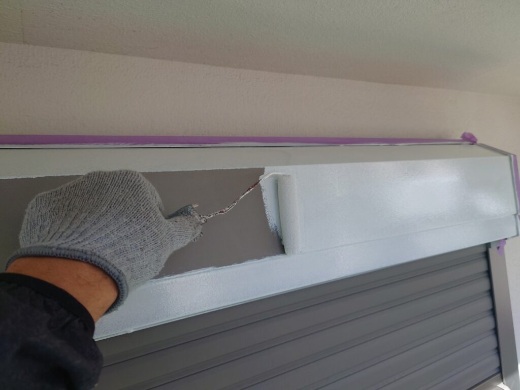 シャッターボックス下塗り