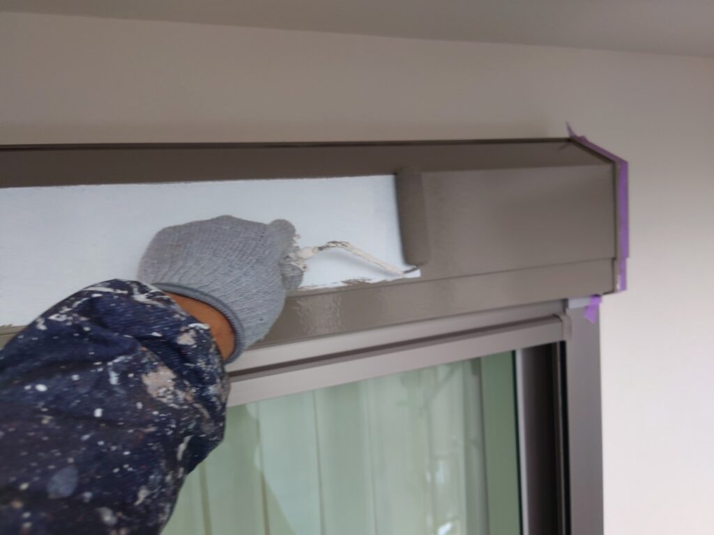 シャッターボックス中塗り