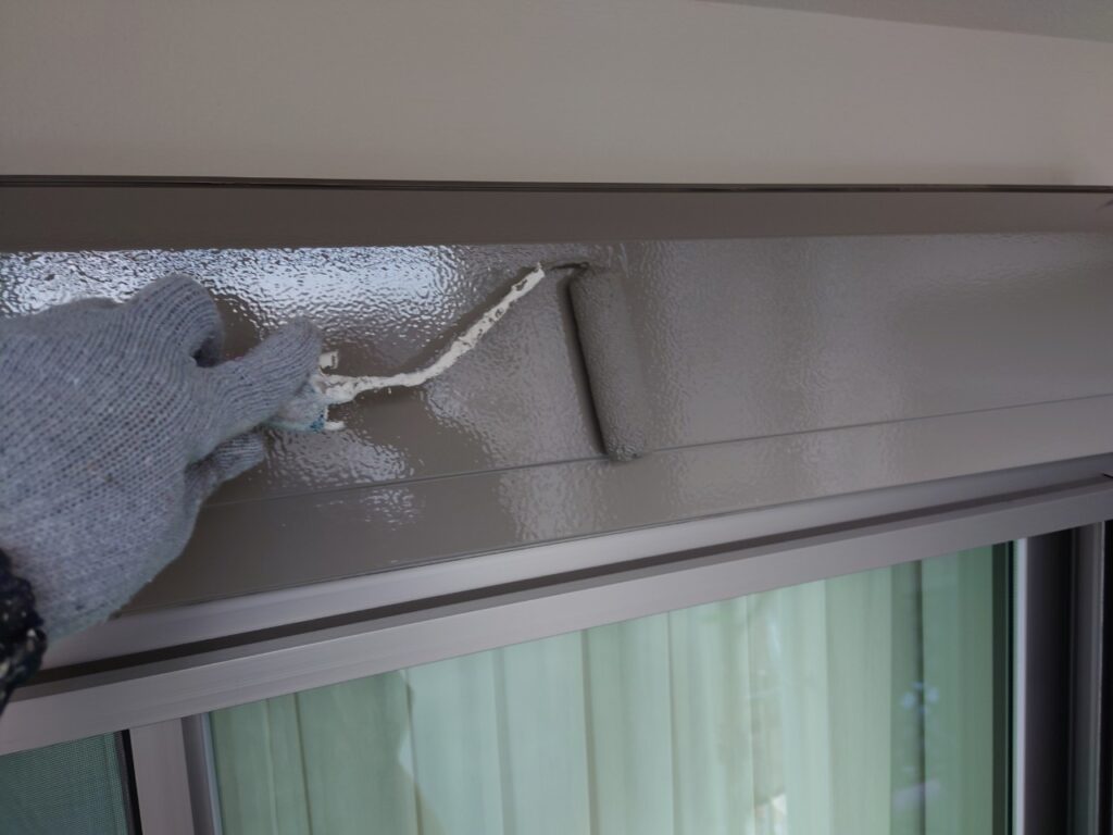 シャッターボックス上塗り