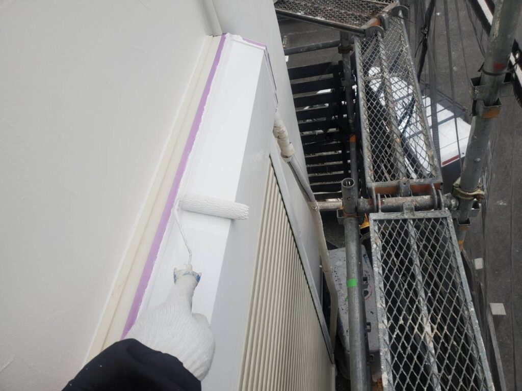 シャッターボックス中塗り