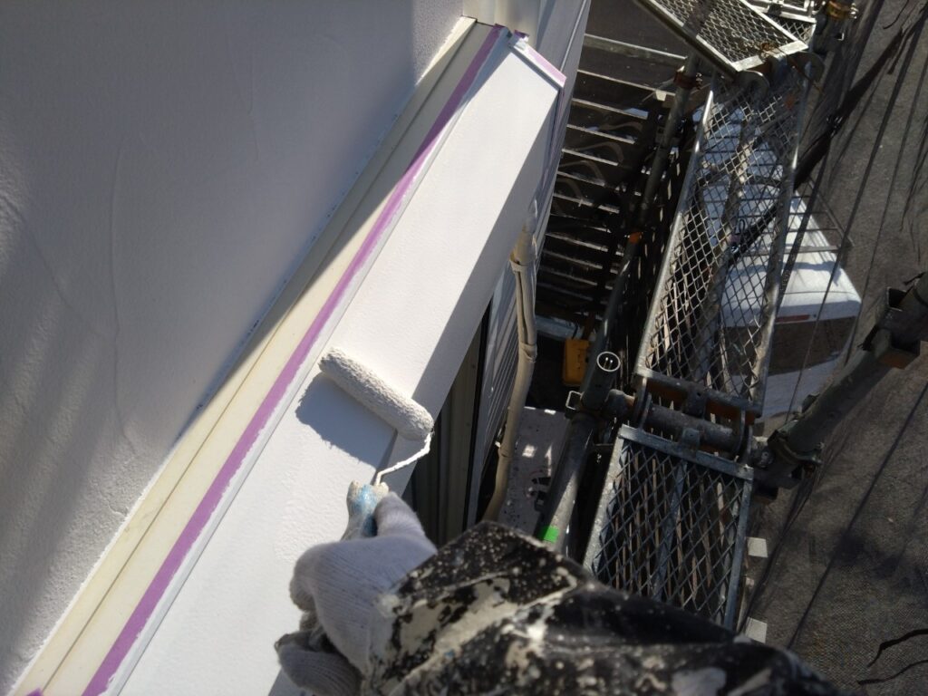 シャッターボックス上塗り