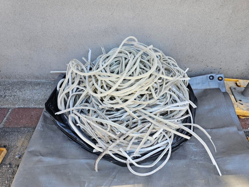 既存シーリング撤去