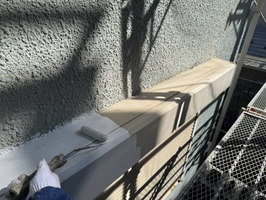 シャッターボックス下塗り