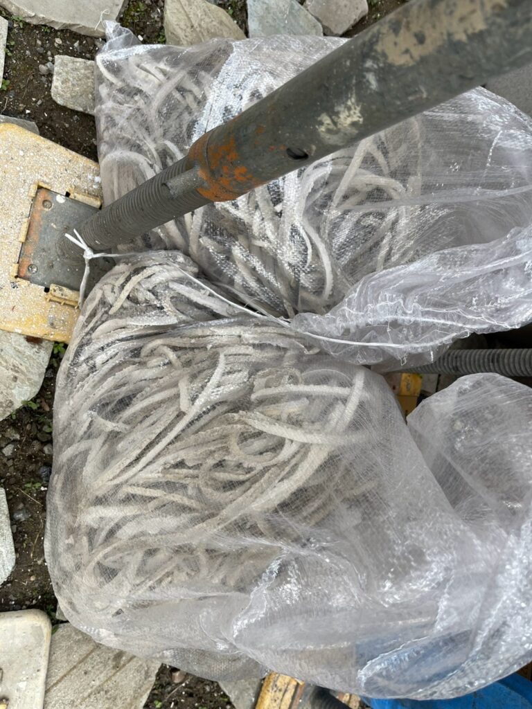 既存シーリング撤去