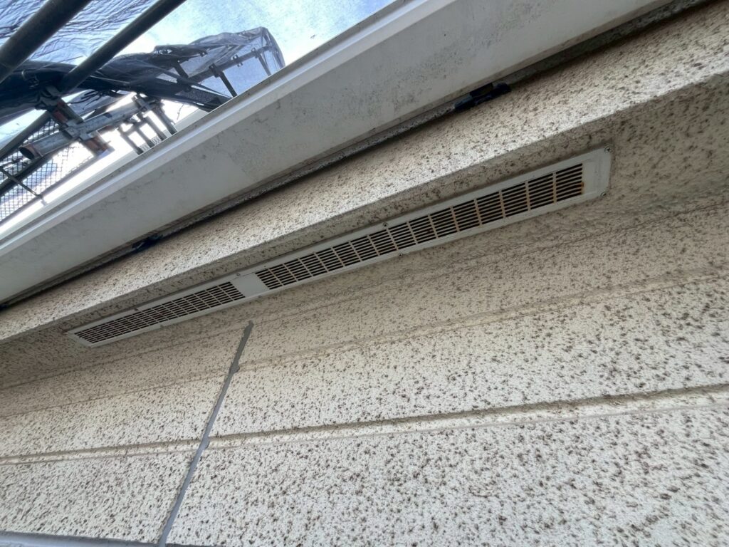 換気口施工前