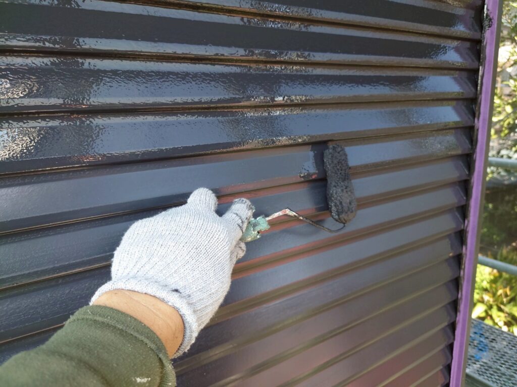 シャッターボックス上塗り