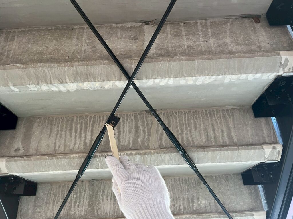 鉄骨階段上塗り