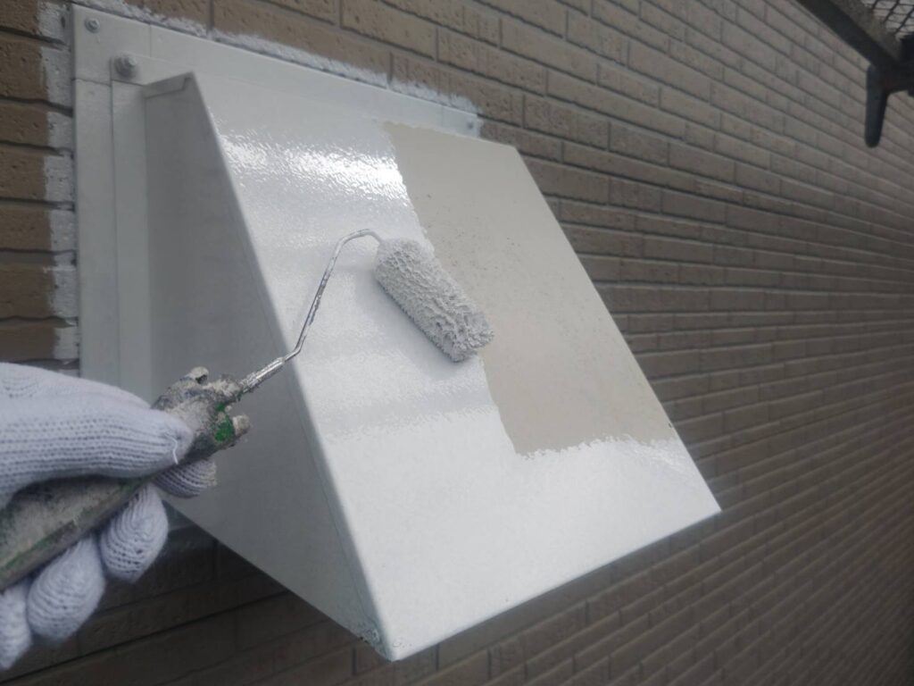 換気扇フード下塗り