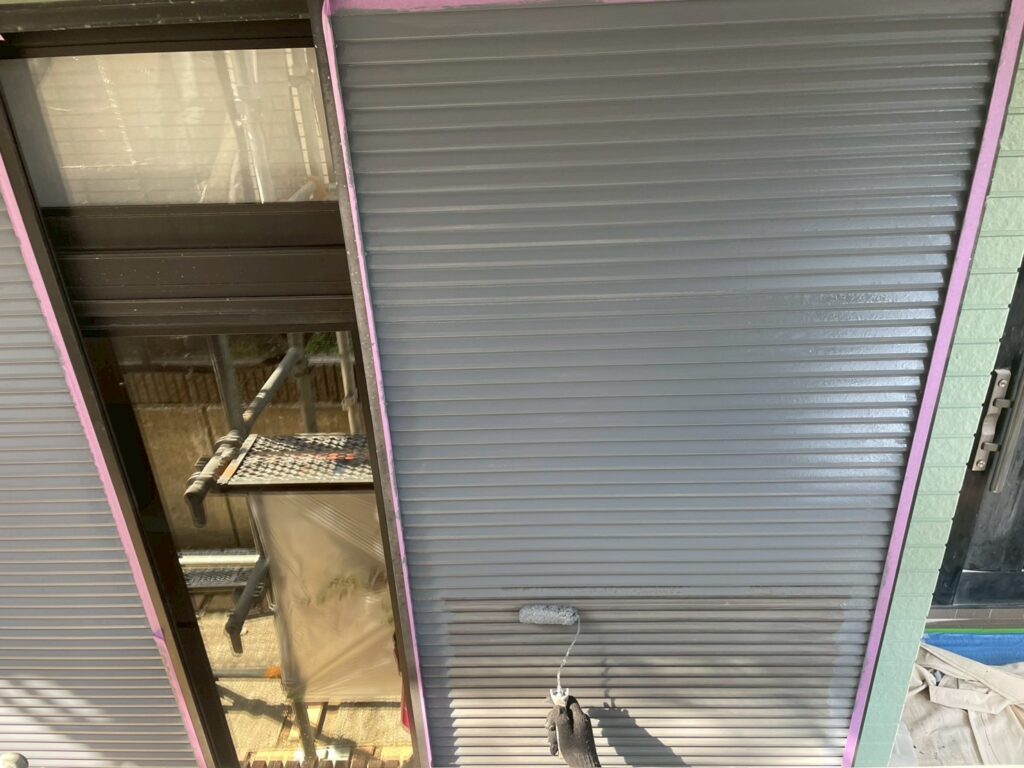 雨戸下塗り