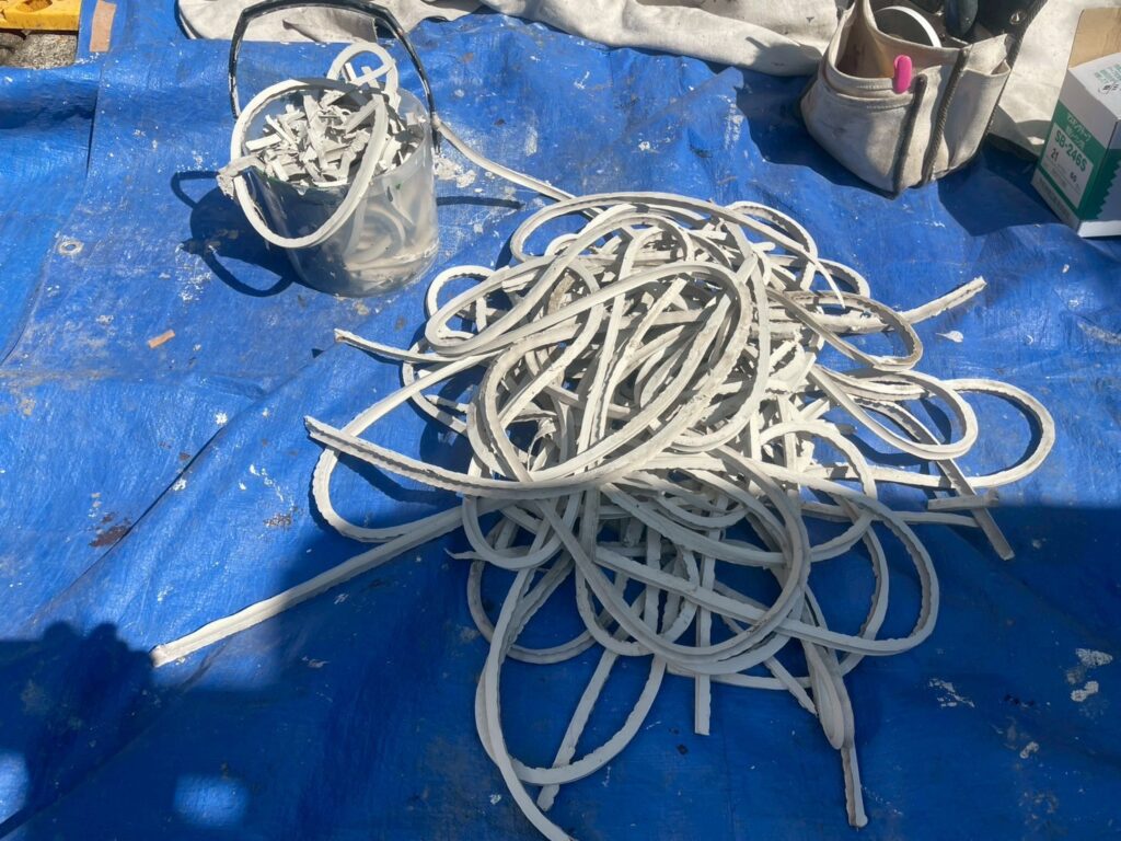 既存シーリング撤去