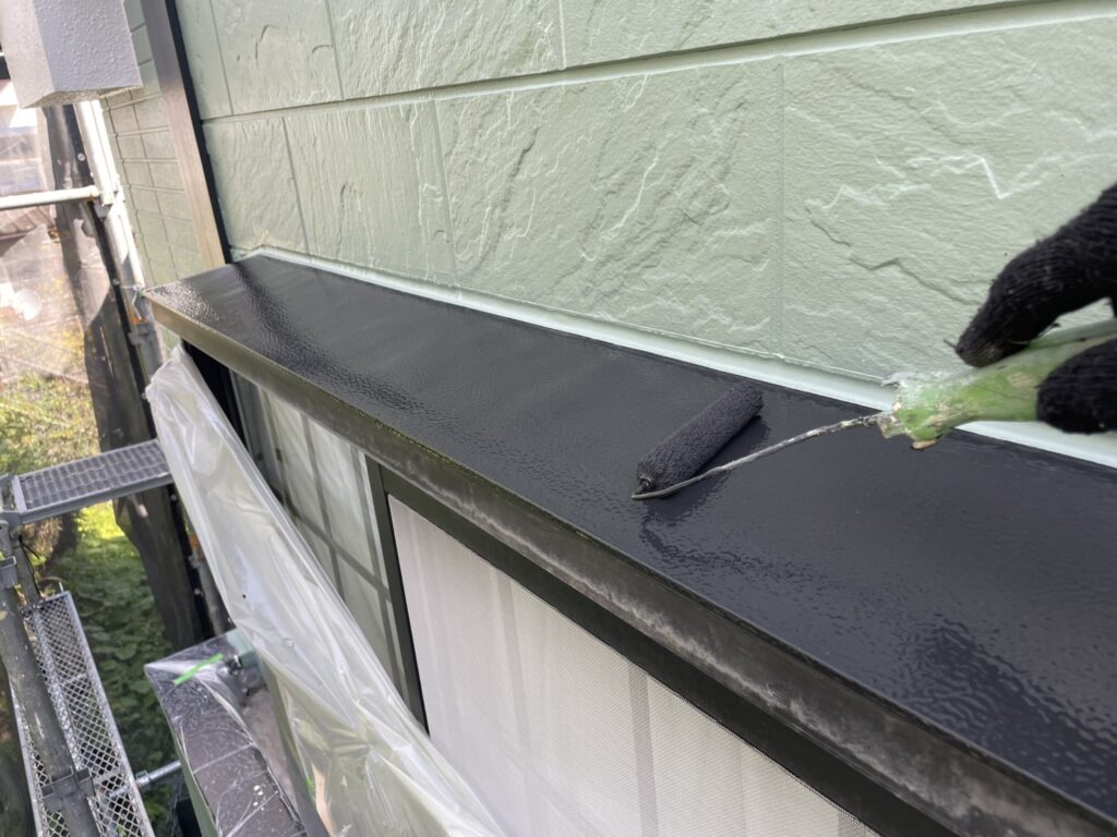 霧よけ庇上塗り