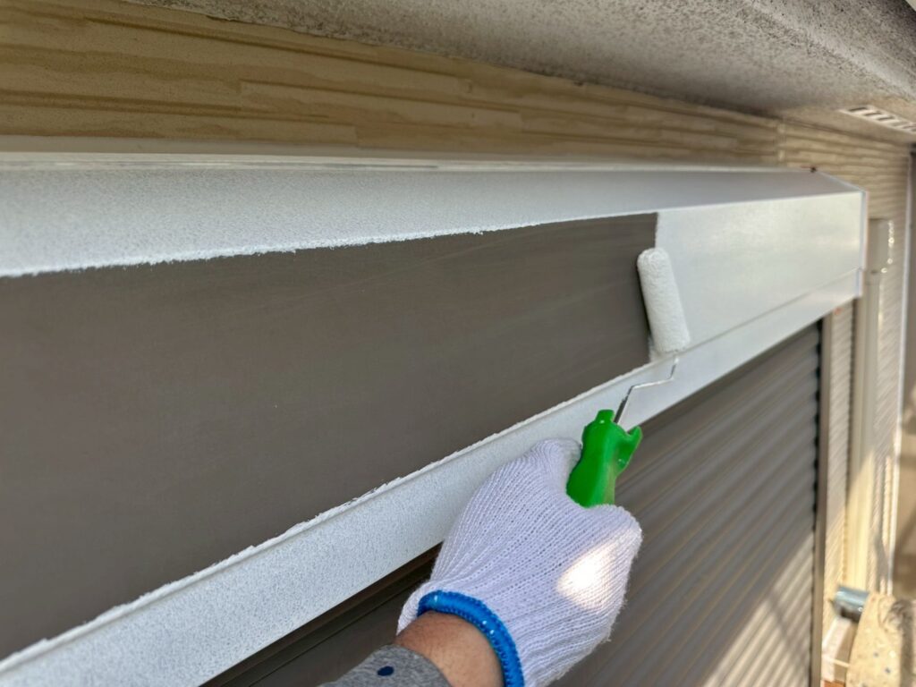 シャッターボックス下塗り