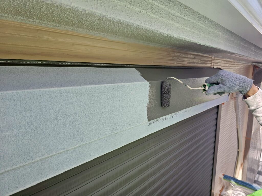 シャッターボックス中塗り