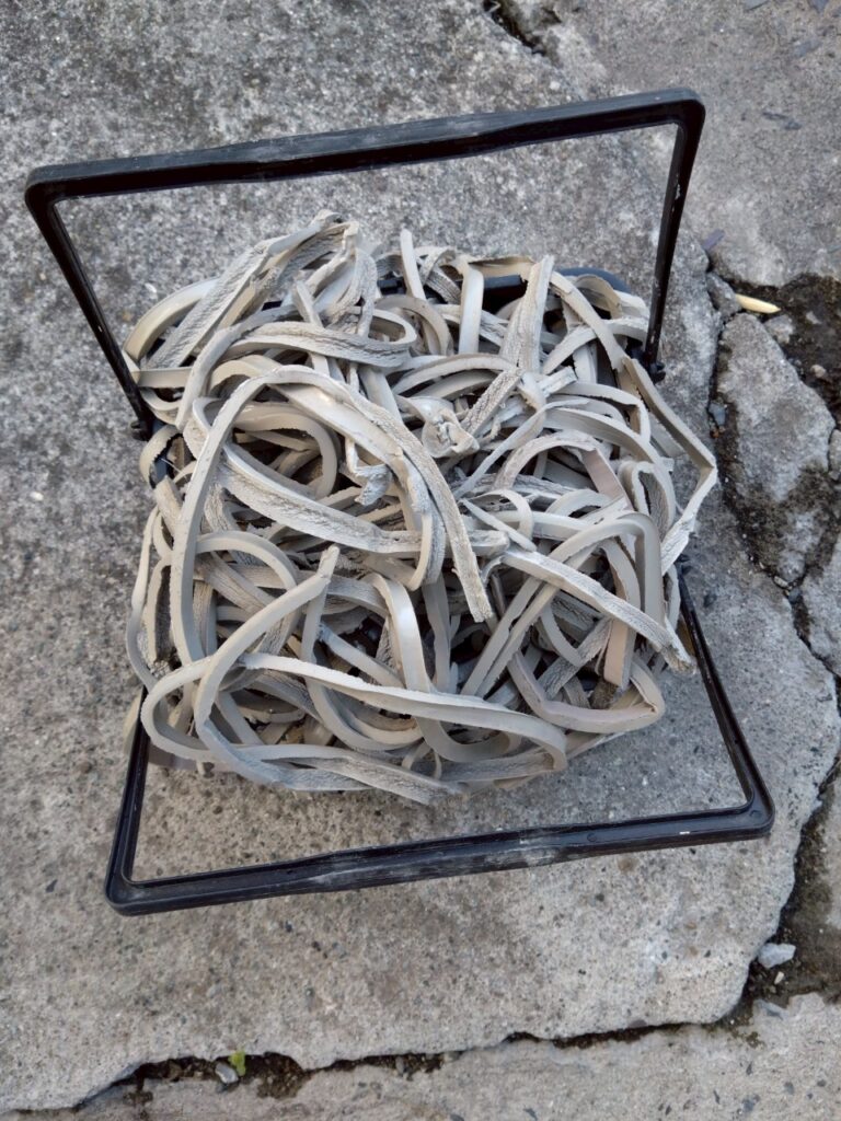 既存シーリング撤去