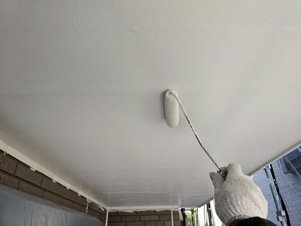 軒天上塗り2回目