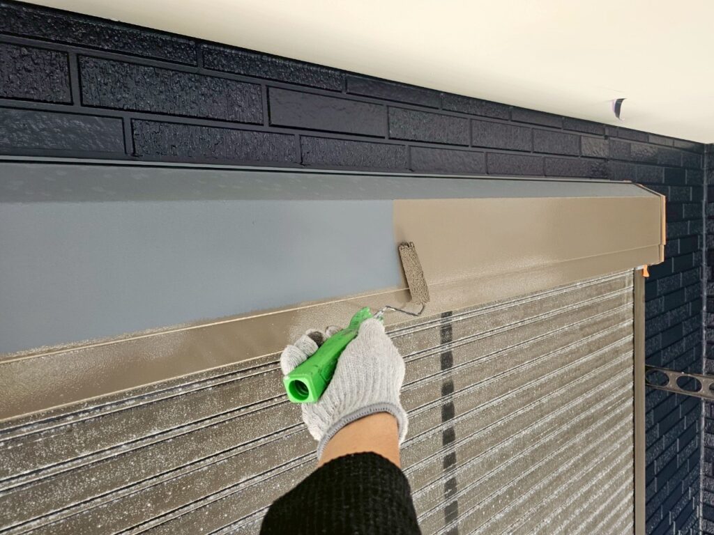 シャッターボックス中塗り