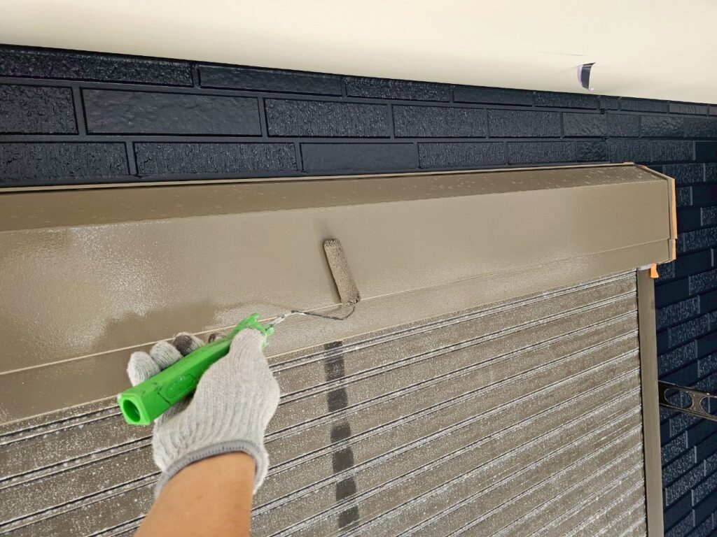 シャッターボックス上塗り