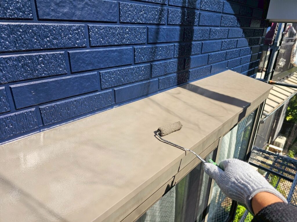 霧よけ庇上塗り