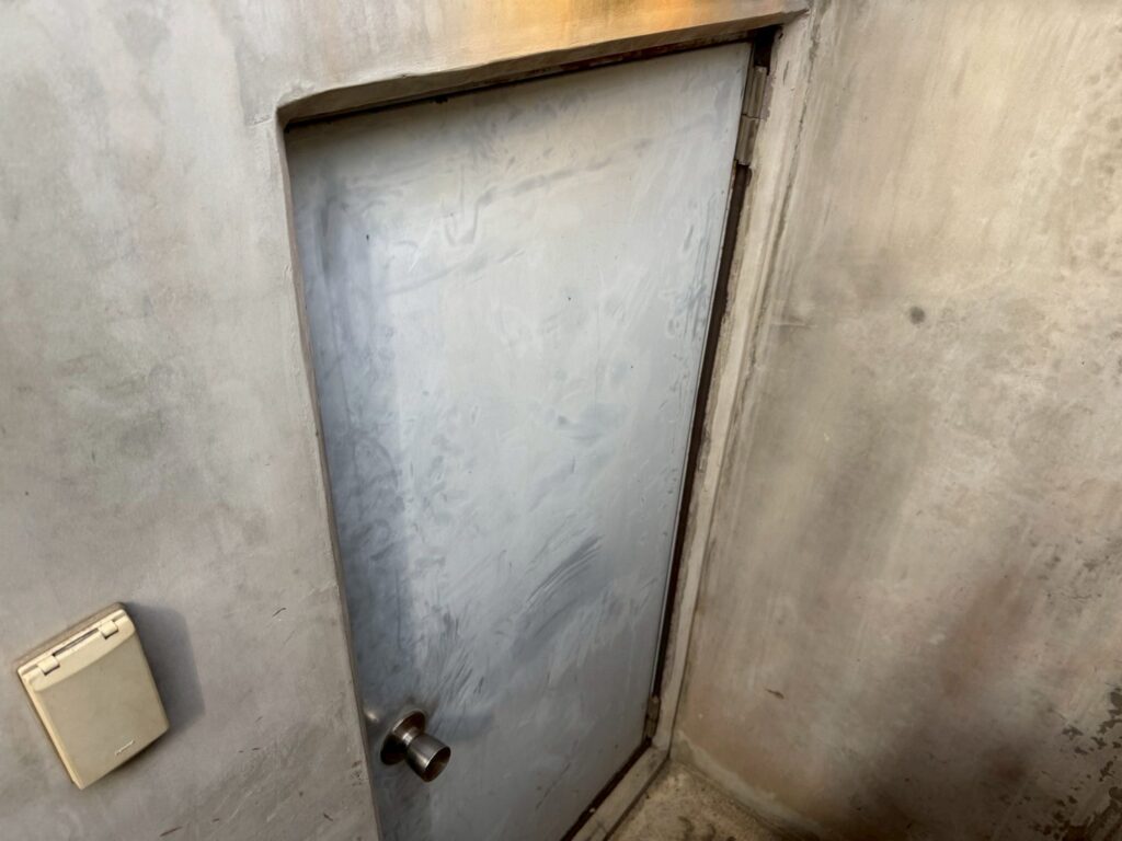 ドア施工前