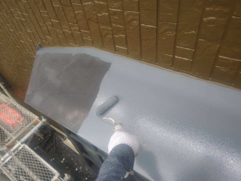 霧よけ庇下塗り