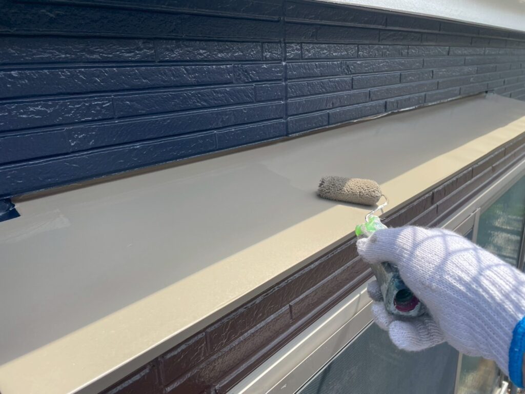 霧よけ庇上塗り