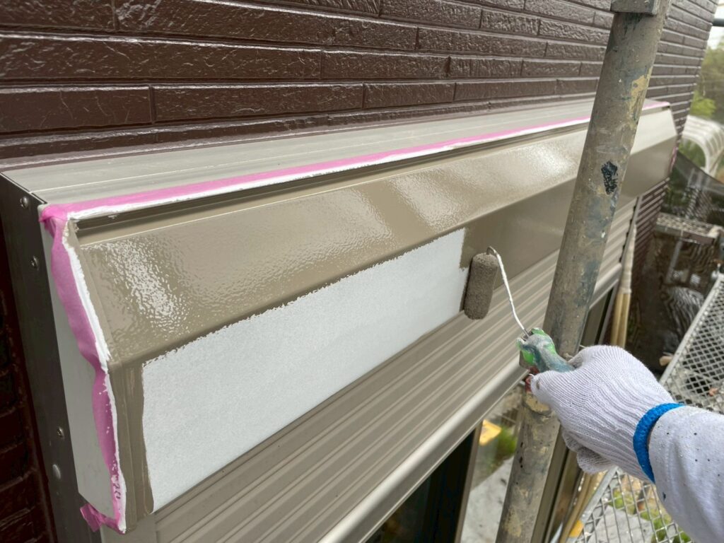 シャッターボックス中塗り