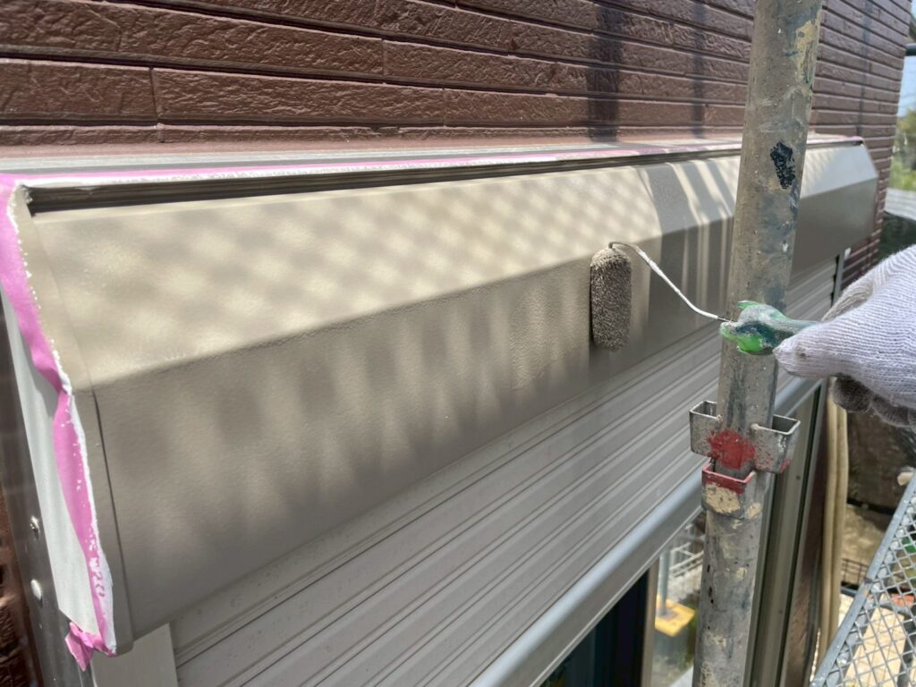 シャッターボックス上塗り