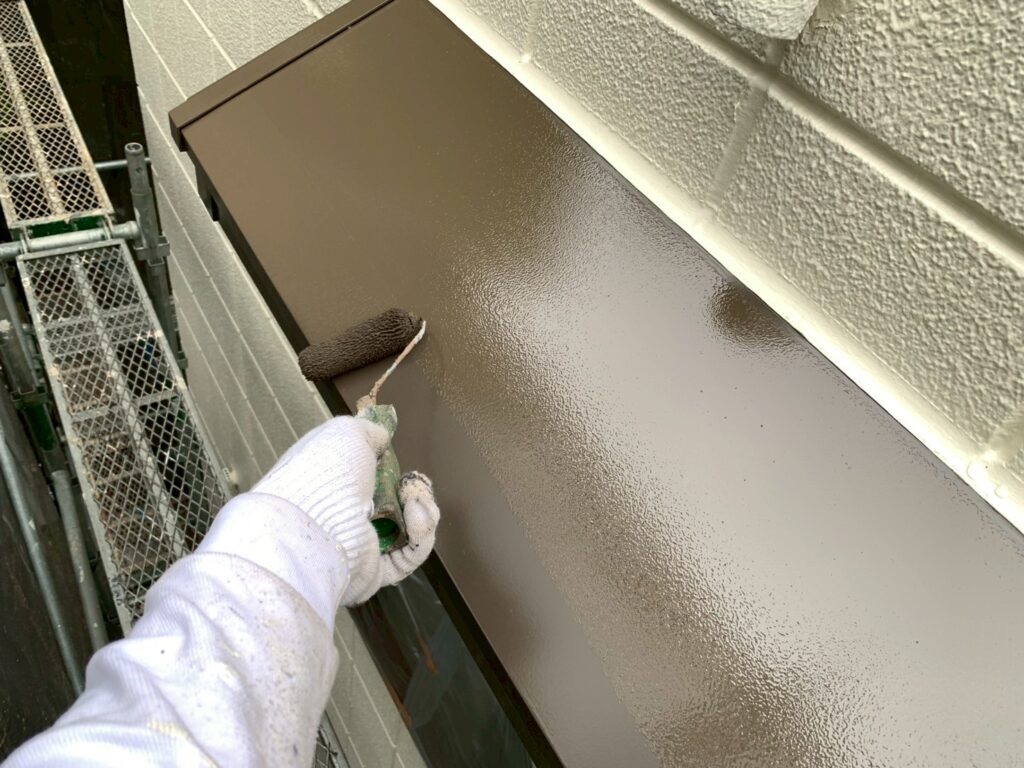 霧よけ庇上塗り