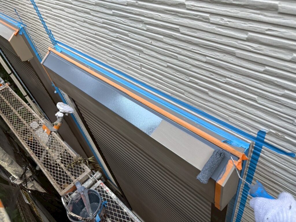 シャッターボックス下塗り