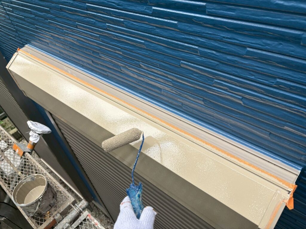 シャッターボックス上塗り