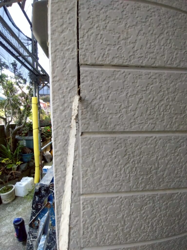 既存シーリング撤去