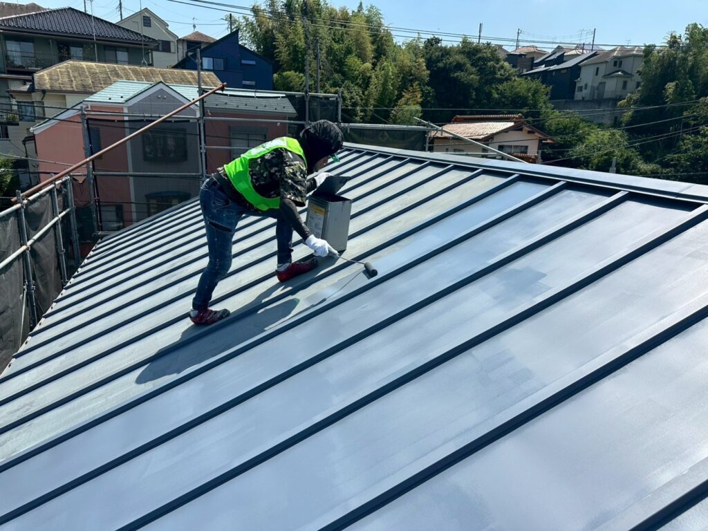 屋根下塗り