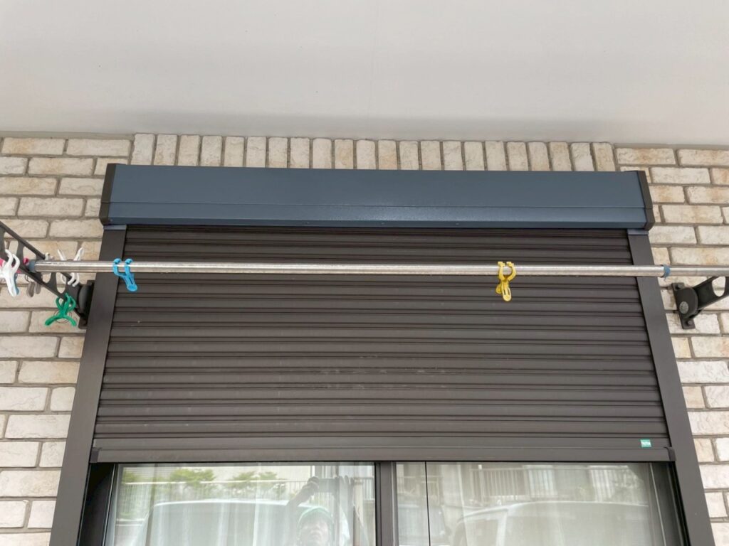 シャッターボックス上塗り