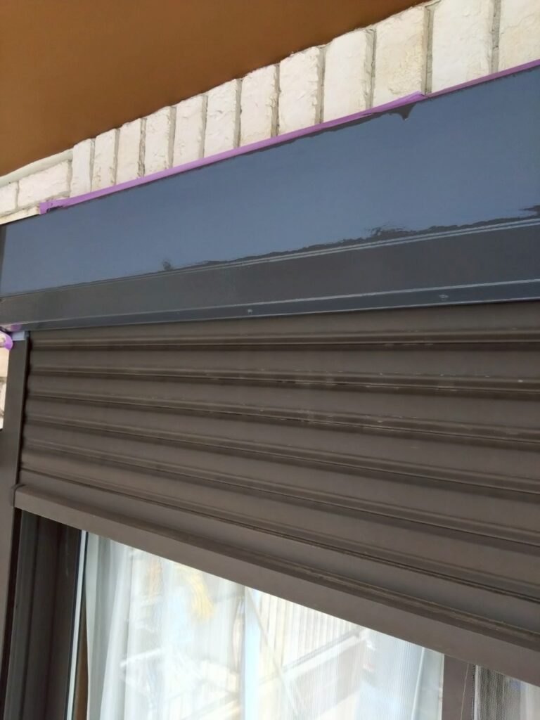 シャッターボックス下塗り