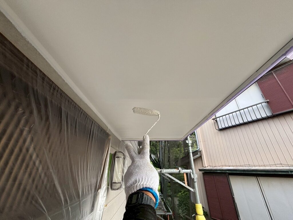 軒天上塗り2回目