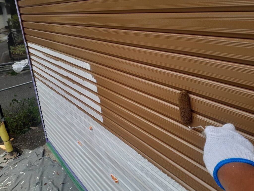 シャッター中塗り