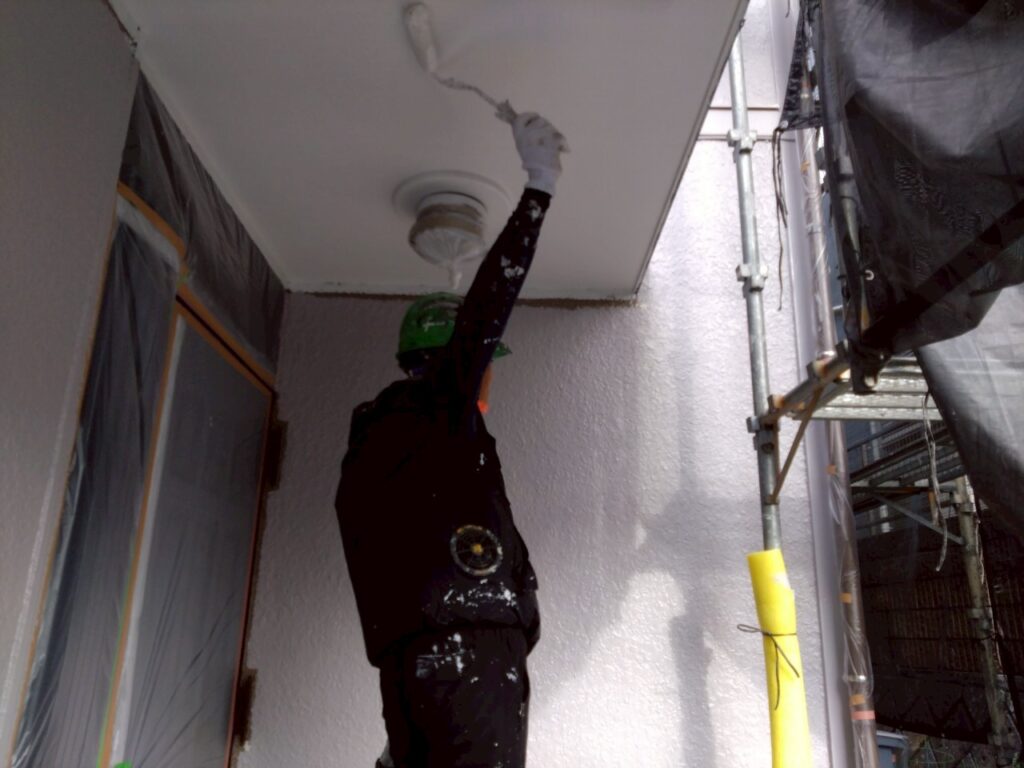 軒天上塗り2回目