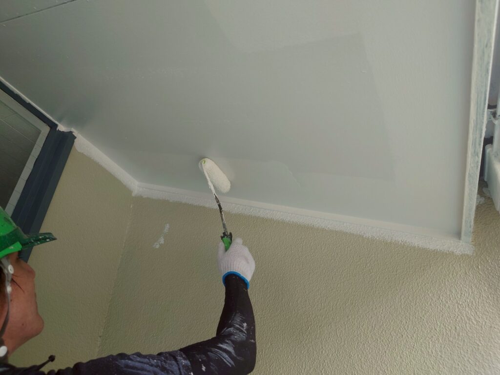 軒天上塗り2回目