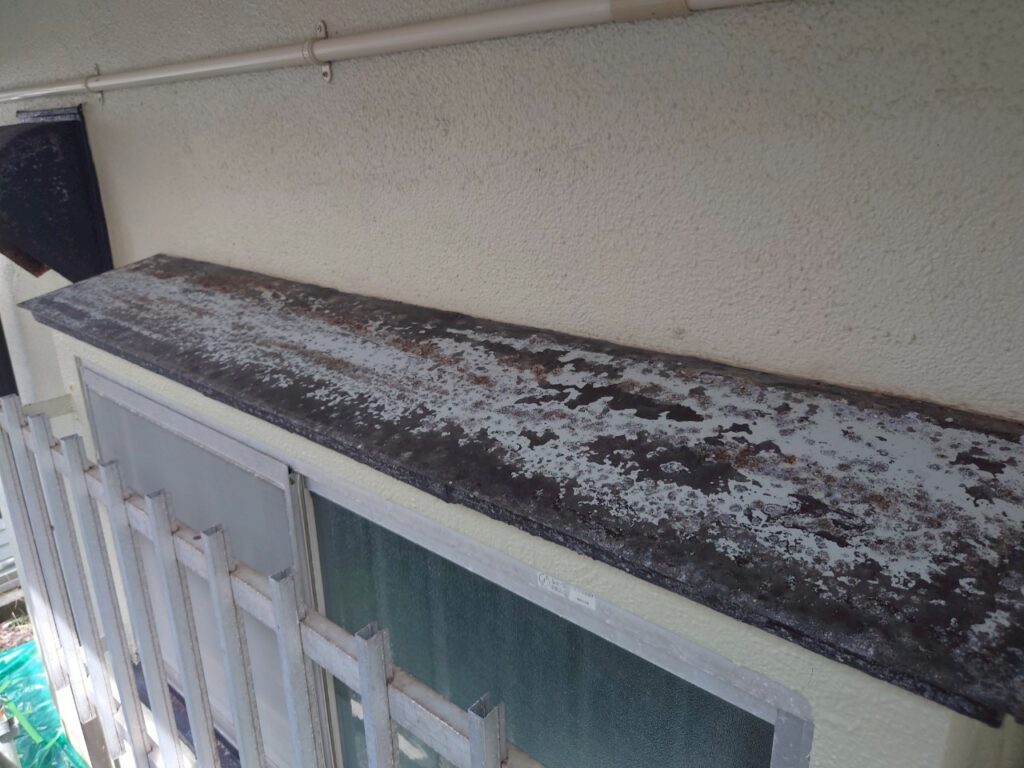 霧よけ庇施工前