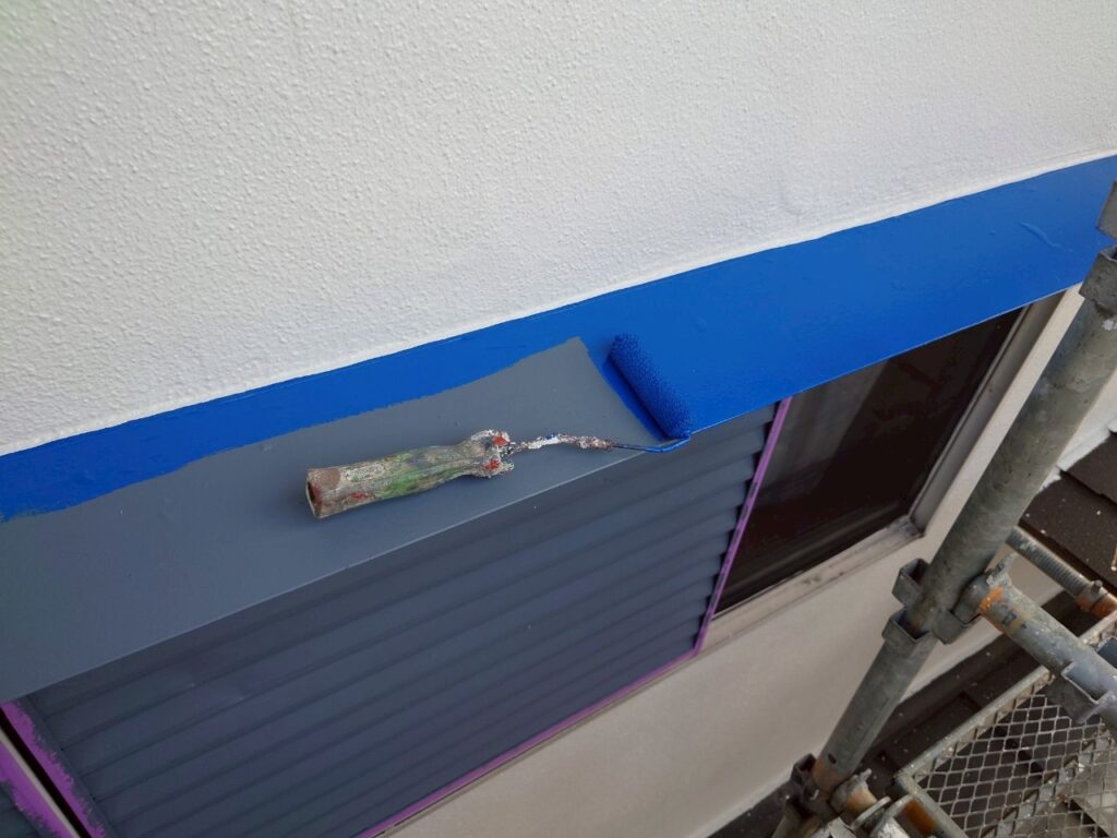 霧よけ庇中塗り