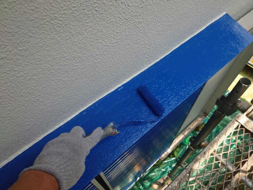 霧よけ庇上塗り