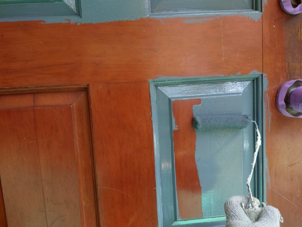 玄関ドア下塗り