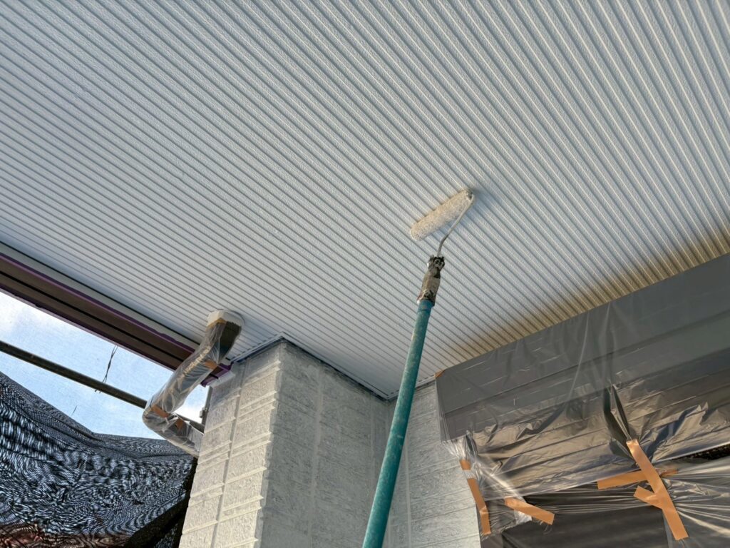軒天上塗り2回目