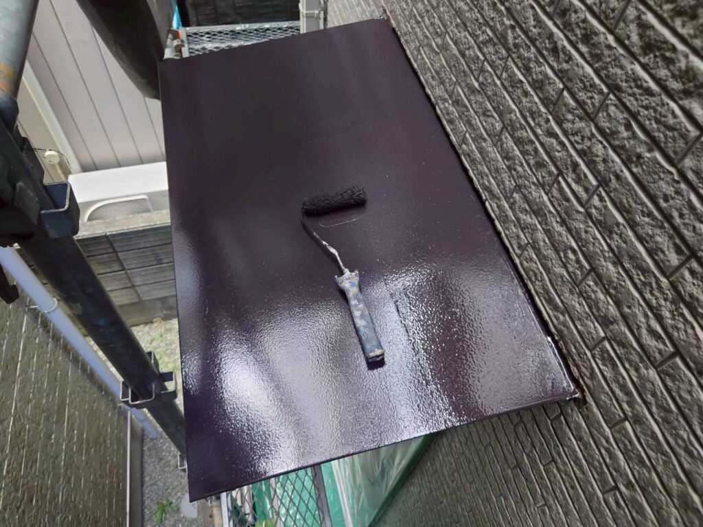 霧よけ庇上塗り