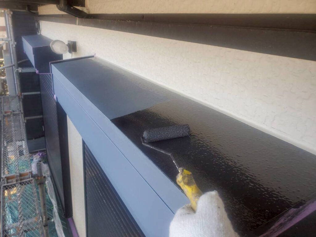 シャッターボックス中塗り