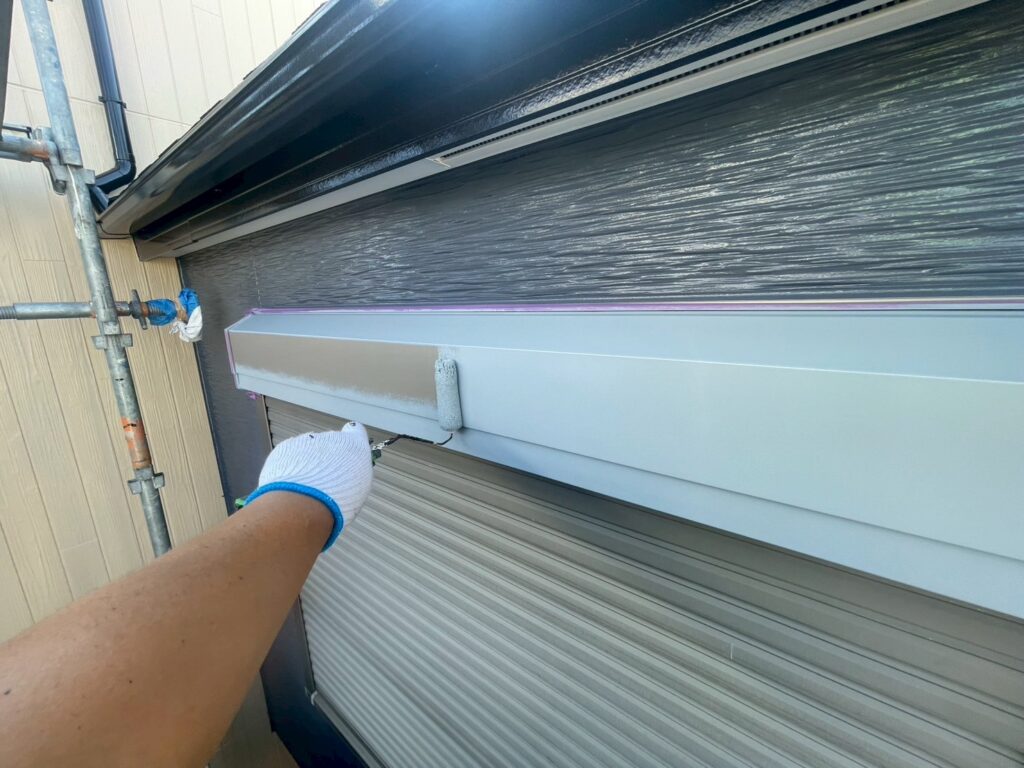 シャッターボックス上塗り