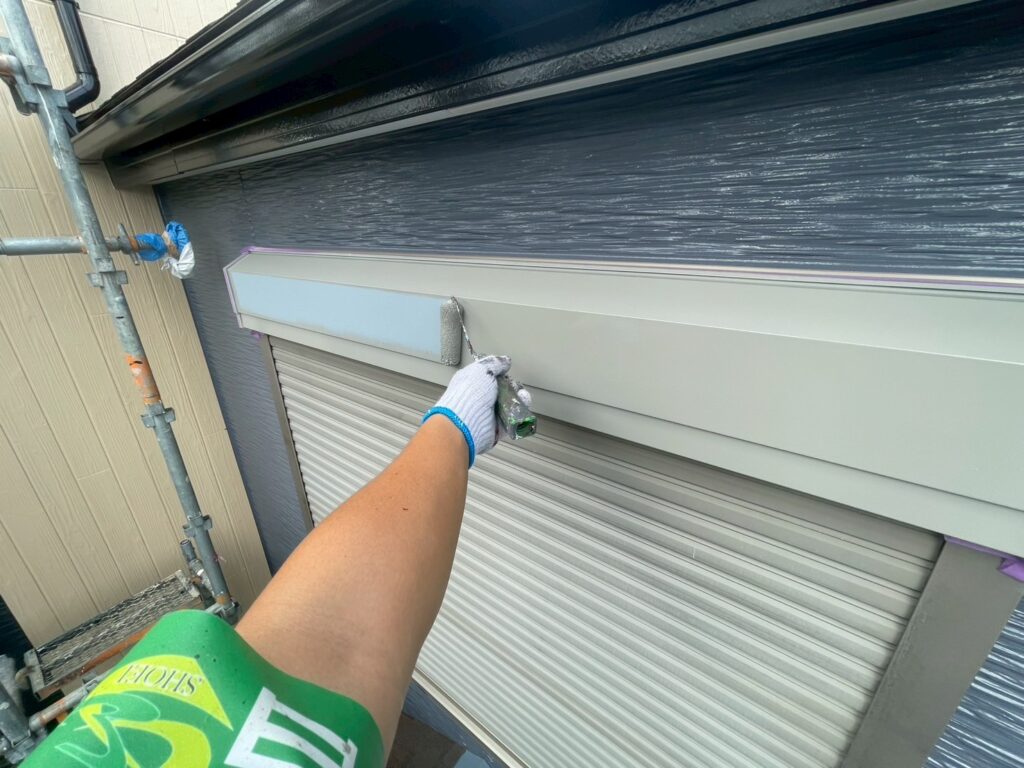 シャッターボックス中塗り