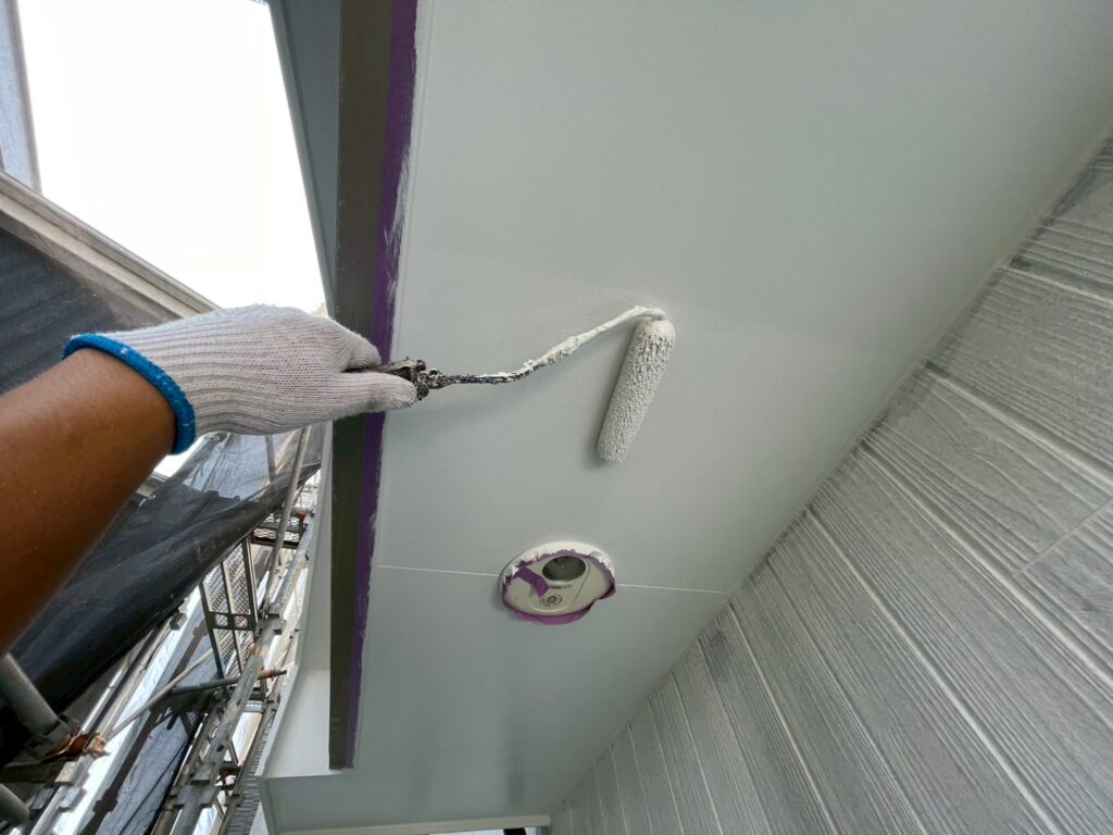 軒天上塗り2回目