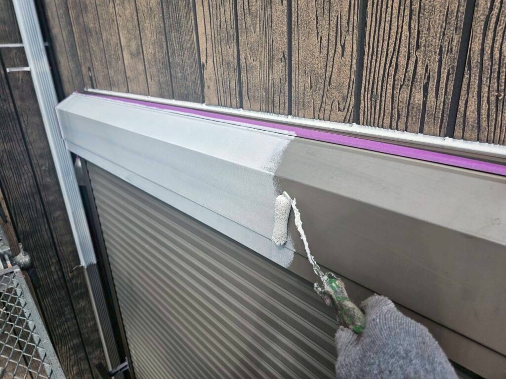 シャッターボックス下塗り
